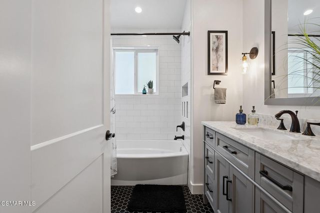 17 Sherwood Drive, Westlake Village, CA 91361