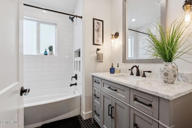 17 Sherwood Drive, Westlake Village, CA 91361