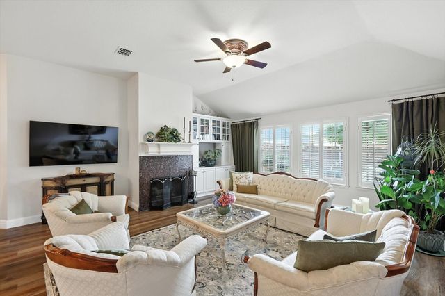1617 Matterhorn Way, Lewisville, TX 75077