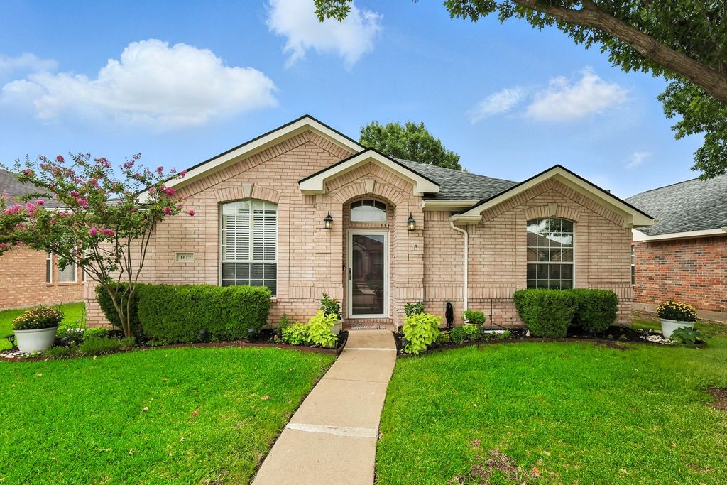 1617 Matterhorn Way, Lewisville, TX 75077