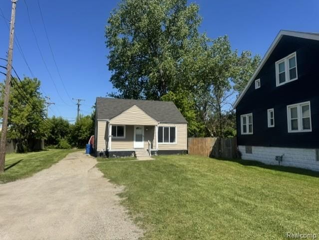 26648 Schoenherr Road, Warren, MI 48089