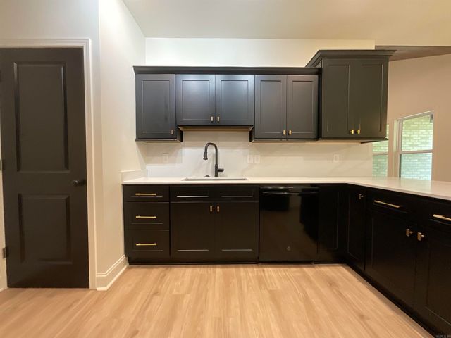 1005 N Jeff Davis Avenue, Jacksonville, AR 72076