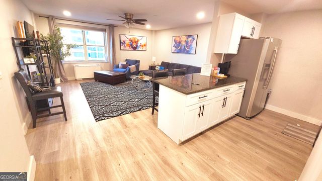 300 W Peachtree St 23 E, Atlanta, GA 30332