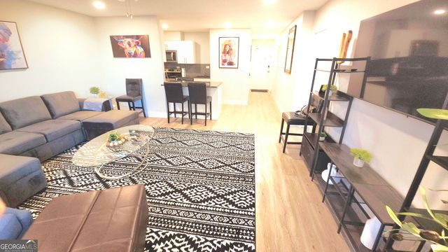 300 W Peachtree St 23 E, Atlanta, GA 30332