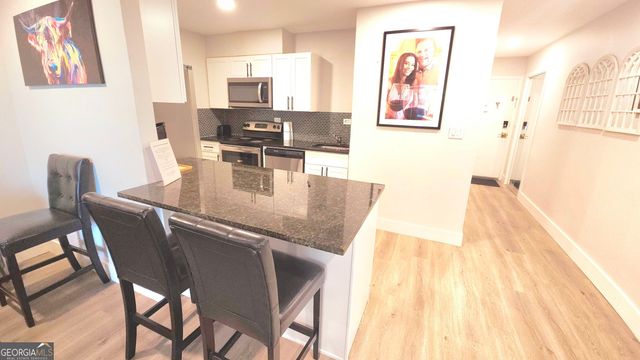 300 W Peachtree St 23 E, Atlanta, GA 30332