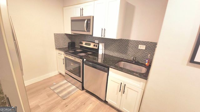 300 W Peachtree St 23 E, Atlanta, GA 30332