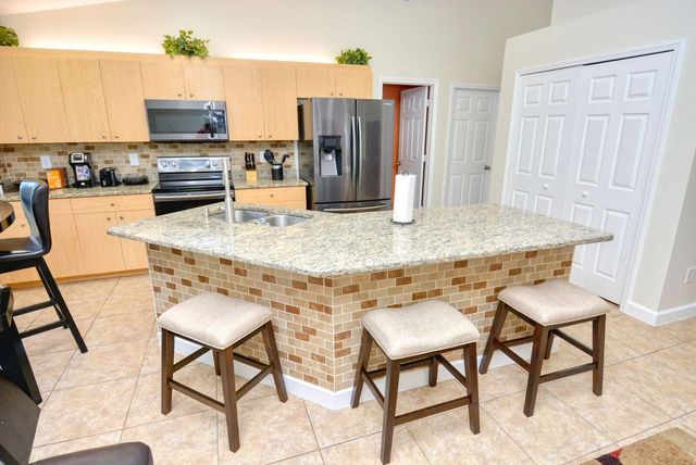 220 W Arbor Avenue, Port St. Lucie, FL 34952
