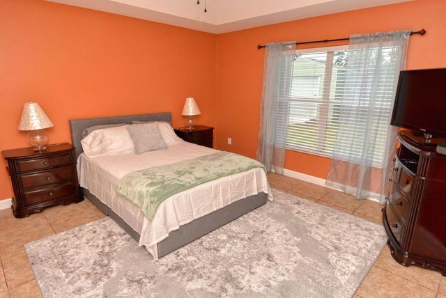 220 W Arbor Avenue, Port St. Lucie, FL 34952