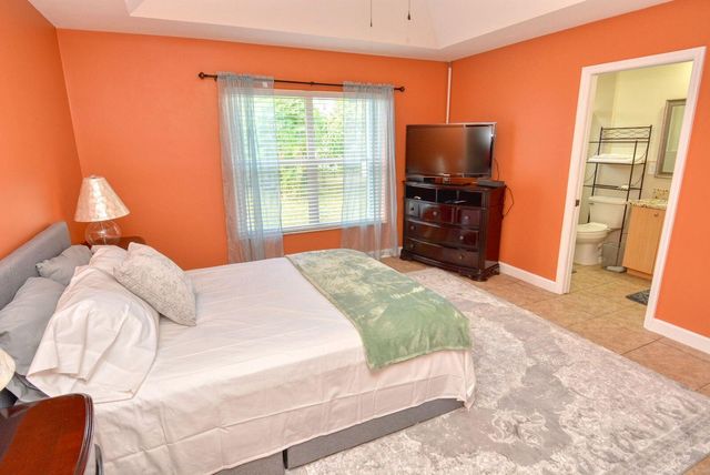 220 W Arbor Avenue, Port St. Lucie, FL 34952