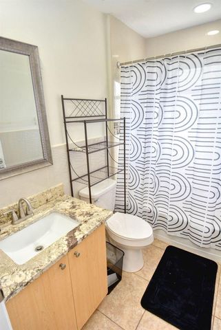 220 W Arbor Avenue, Port St. Lucie, FL 34952