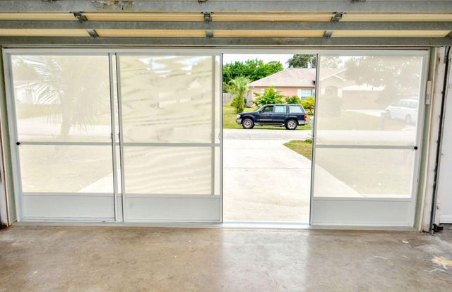 220 W Arbor Avenue, Port St. Lucie, FL 34952