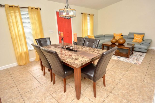 220 W Arbor Avenue, Port St. Lucie, FL 34952