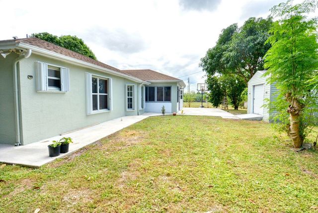 220 W Arbor Avenue, Port St. Lucie, FL 34952