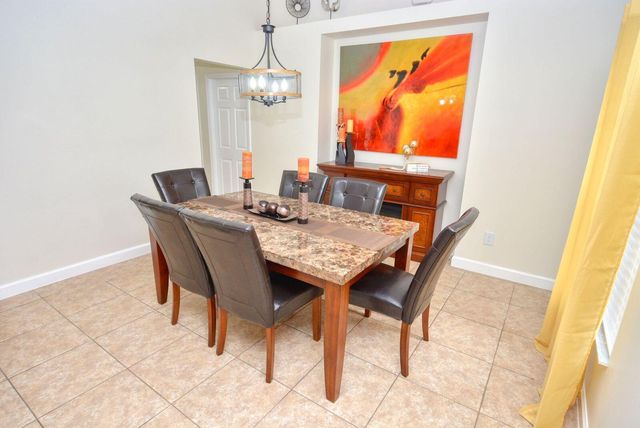 220 W Arbor Avenue, Port St. Lucie, FL 34952