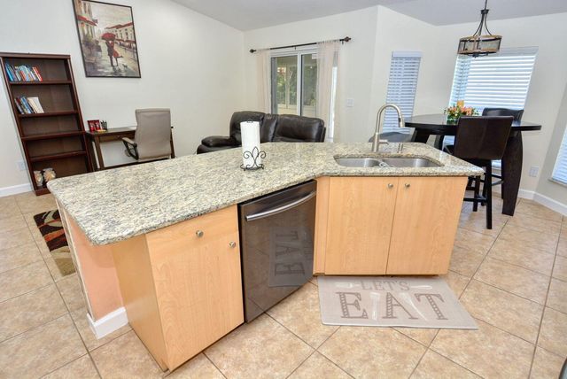 220 W Arbor Avenue, Port St. Lucie, FL 34952