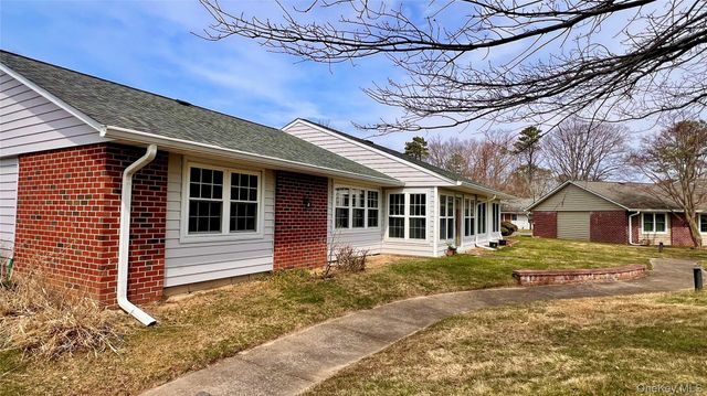 72 Enfield Court A, Ridge, NY 11961