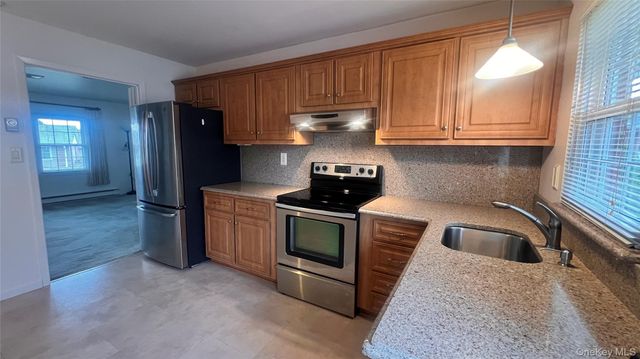 72 Enfield Court A, Ridge, NY 11961