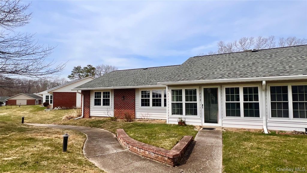 72 Enfield Court A, Ridge, NY 11961