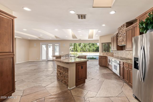 3342 E SUNCREST Court, Phoenix, AZ 85044