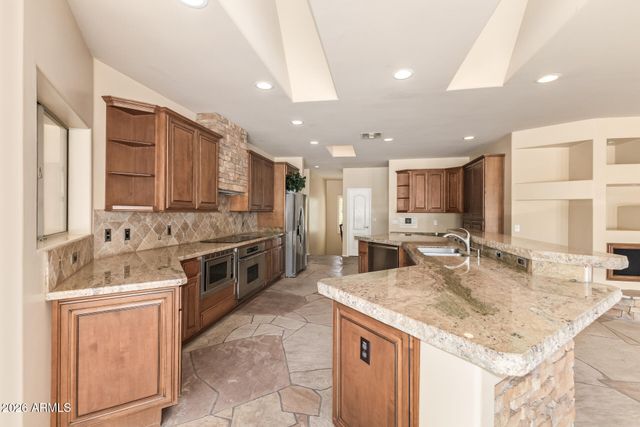 3342 E SUNCREST Court, Phoenix, AZ 85044