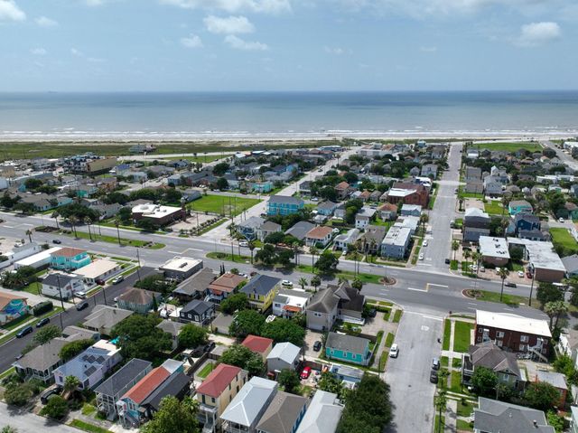 1020 Broadway Street, Galveston, TX 77550