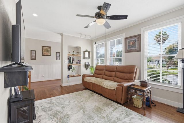 1020 Broadway Street, Galveston, TX 77550