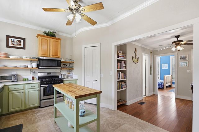 1020 Broadway Street, Galveston, TX 77550