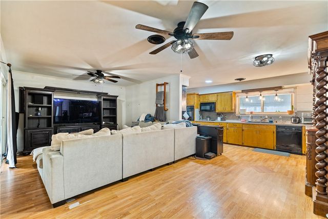 135 Granby Pl, Portland, TX 78374
