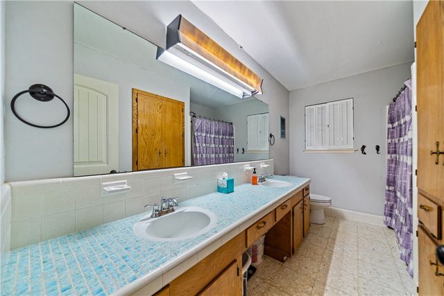 135 Granby Pl, Portland, TX 78374