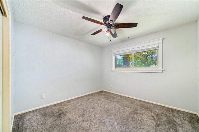 135 Granby Pl, Portland, TX 78374