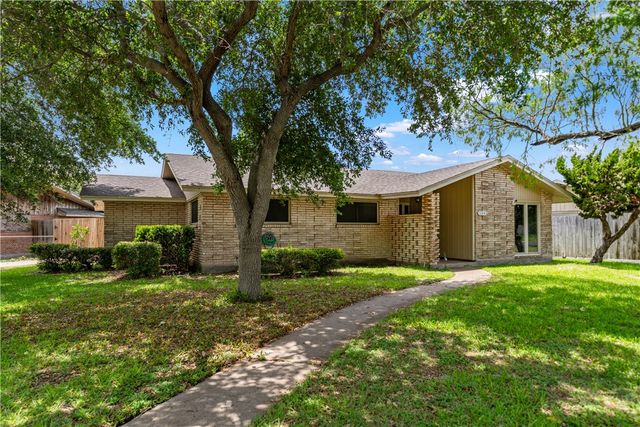 135 Granby Pl, Portland, TX 78374