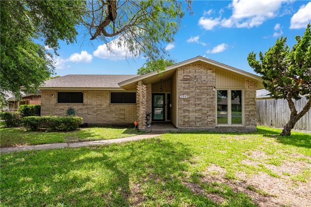 135 Granby Pl, Portland, TX 78374