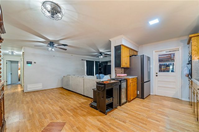 135 Granby Pl, Portland, TX 78374
