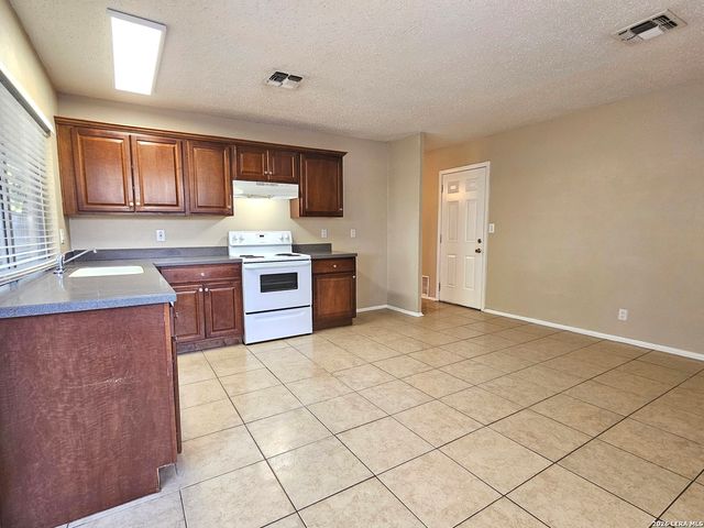 6707 SPRING FOREST ST, San Antonio, TX 78249