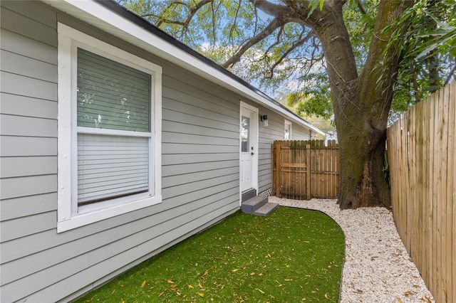 2410 E COLUMBUS DRIVE, Tampa, FL 33605