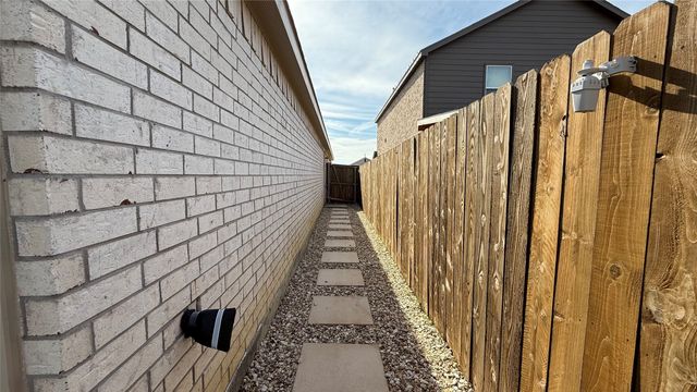 14065 Haggerston Drive, Pilot Point, TX 76258