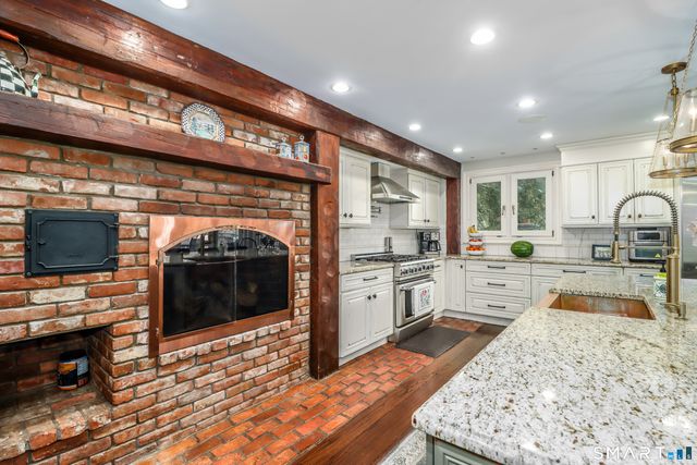 70 Obtuse Hill Road, Brookfield, CT 06804