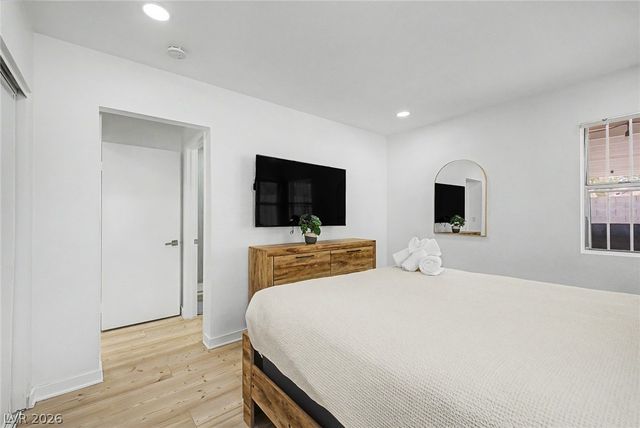 512 Macbrey Drive, Las Vegas, NV 89123