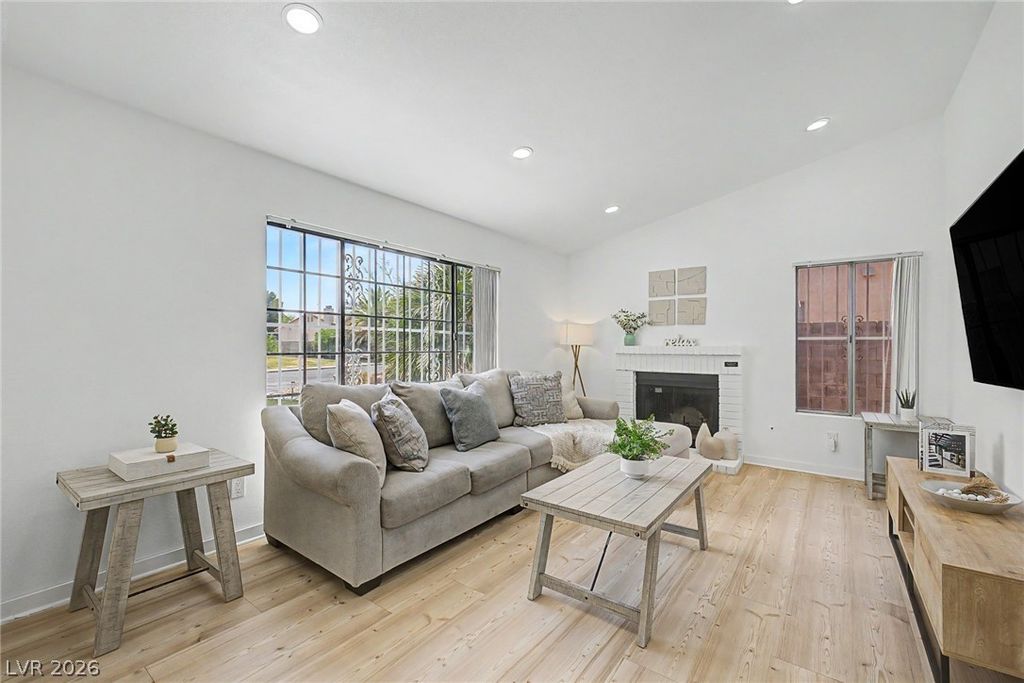 512 Macbrey Drive, Las Vegas, NV 89123