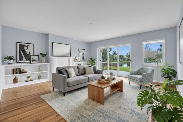 392 Payne Dr, Miami Springs, FL 33166