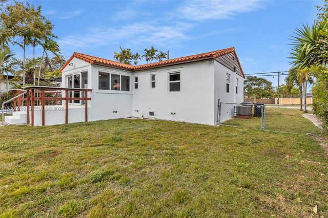 392 Payne Dr, Miami Springs, FL 33166