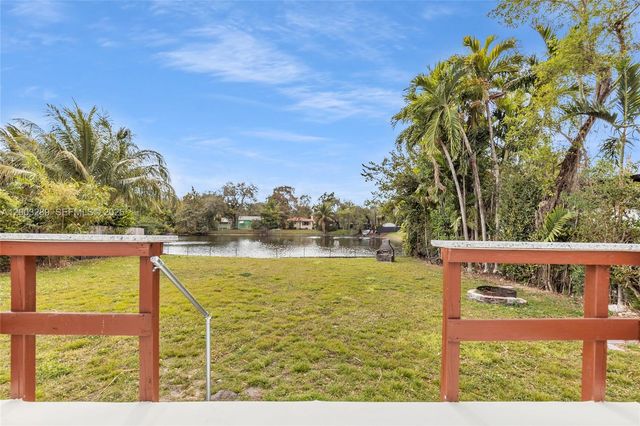 392 Payne Dr, Miami Springs, FL 33166