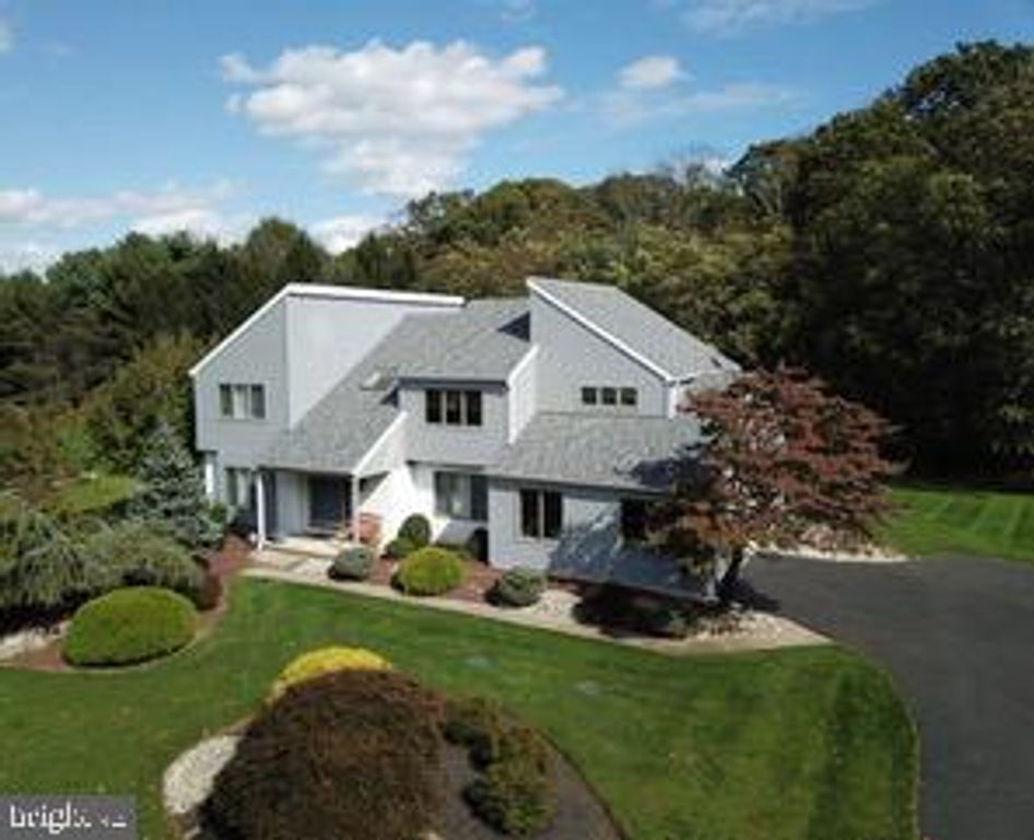 23 REMINGTON CIR, PRINCETON JUNCTION, NJ 08550 — exterior