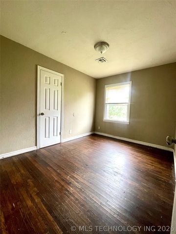 6734 E Independence Street, Tulsa, OK 74115