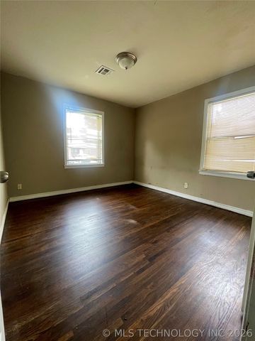 6734 E Independence Street, Tulsa, OK 74115