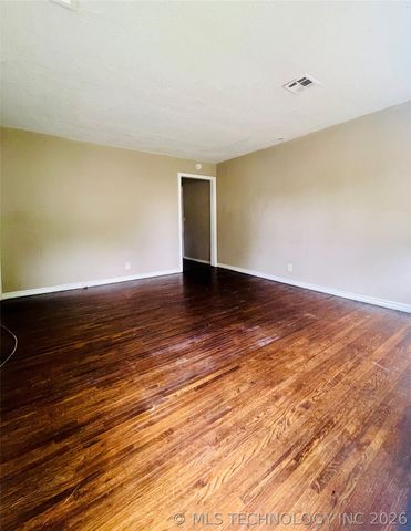 6734 E Independence Street, Tulsa, OK 74115