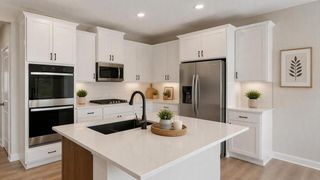 2140 Bluff Heights Drive, Shakopee, MN 55379
