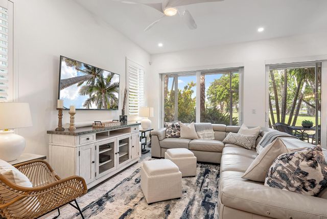 503 Resort Lane, Palm Beach Gardens, FL 33418