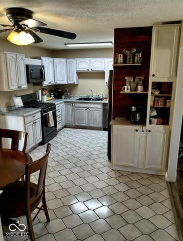 703 Redfern Drive, Beech Grove, IN 46107