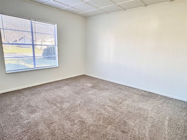 141 NW Jayellen Avenue, Burleson, TX 76028